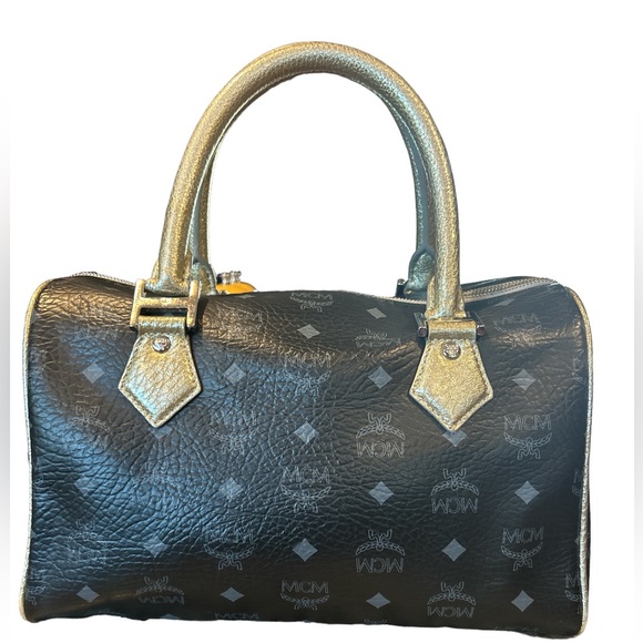 MCM VISETTOS LION PRINCESS BOSTON BAG GUC - Picture 3 of 13